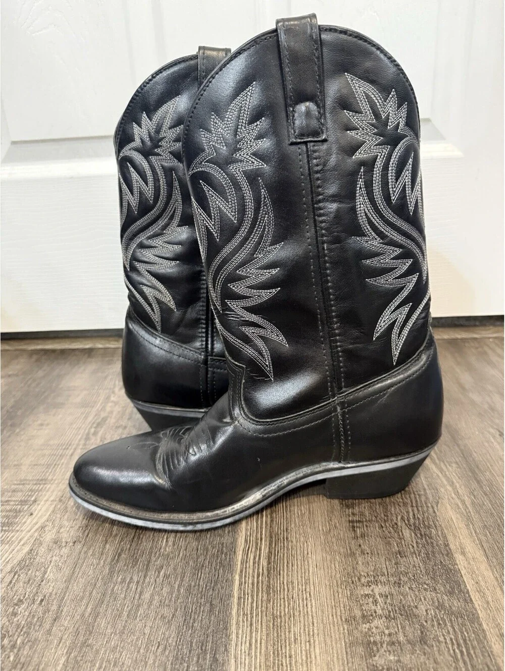 Laredo men black